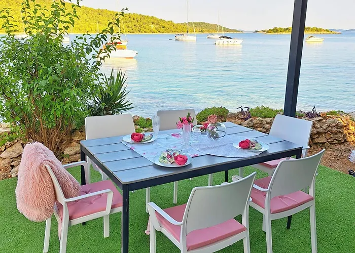 House Salty Kisses *